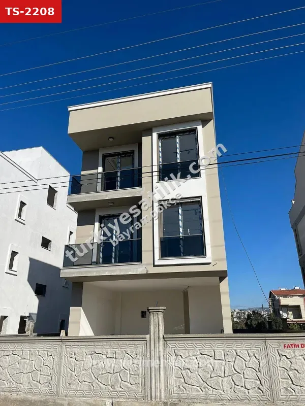 Gümüldür Denize 400mt Tarafında 1+1 Asansörlü Daire