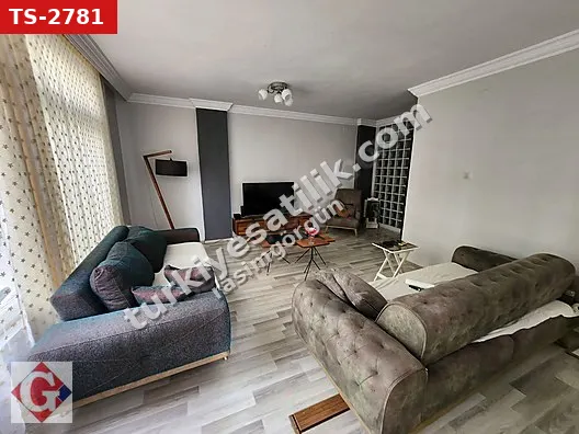 GÖRGÜN'DEN CEMALPAŞA ASKİ SOKAĞI'NDA 3+1 135M2 GB BAKIMLI DAİRE
