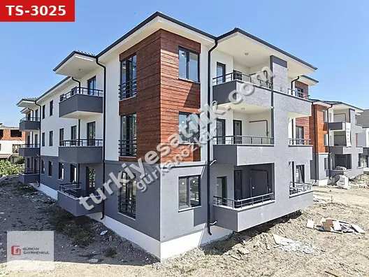 GÜRKAN GAYRİMENKUL SARIDEDE MH.ÇAY KENARI EBV. BANYOLU 2+1 DAİRE