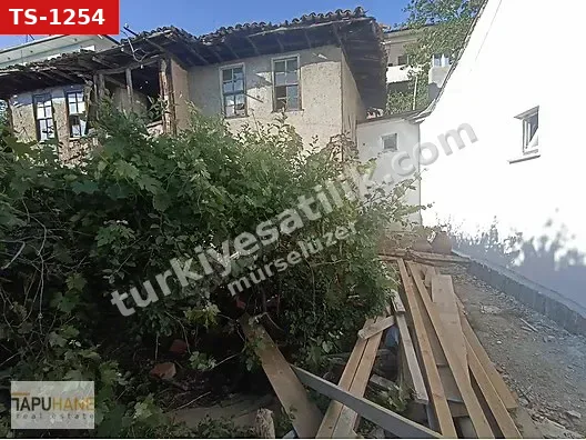 TOSYA MERKEZDE SATILIK MÜSTAKİL EV VE ARSASI