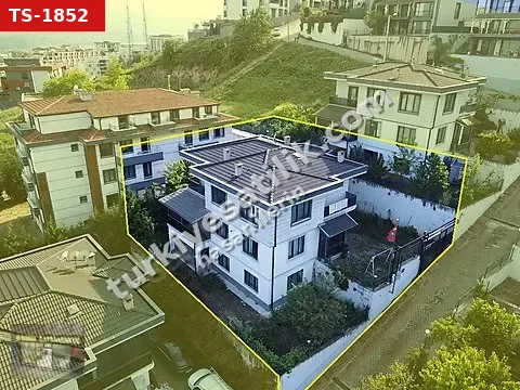 İLERİN GAYRİMENKUL'den YEŞİL KORU'DA MANZARALI 7+1 SATILIK VİLLA