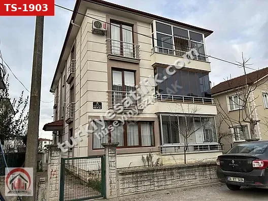 AKYAZI EMLAKTAN KONUMU İLE ÖNE ÇIKAN KİRALIK DAİRE