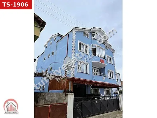 AKYAZI EMLAK'TAN CADDEYE YAKIN GENİŞ 3+1 KİRALIK DAİRE